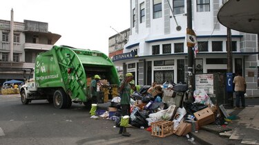 Trabajadores de aseo levantan paro