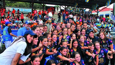 Owls y Raiders dominan