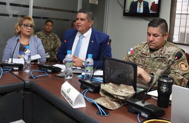 El Ministerio de Seguridad comprará 2 mil 701 pistolas Glock para agentes policiales 