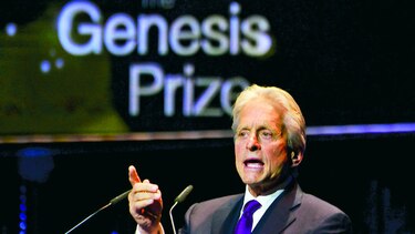Michael Douglas recibe premio Génesis