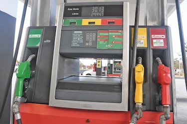 Combustibles siguen en alza, dan primer debate a proyecto que congela impuesto