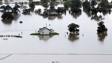 Lluvias y tornados amenazan la mitad de Estados Unidos