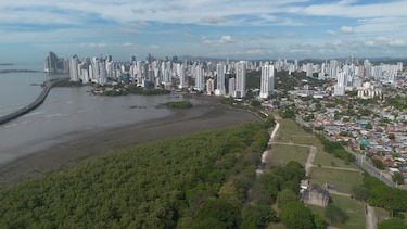 Fitch advierte que Panamá mantendrá la pérdida del grado de inversión y la reforma de la CSS no es suficiente