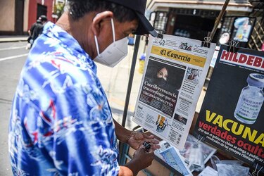 Perú promete investigación tras la vacunación temprana de altos funcionarios