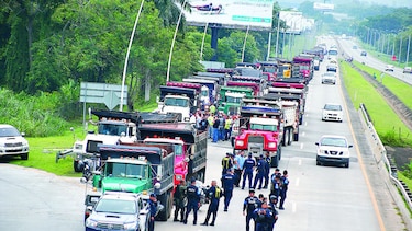 Operadores de camiones exponen quejas al Ejecutivo