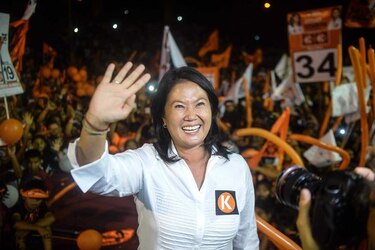 Keiko Fujimori sigue en carerra presidencial al desestimarse su exclusión