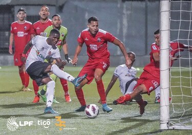 El San Francisco rescató un empate frente al Sporting