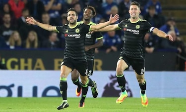 Chelsea remonta al Leicester con doblete de Cesc Fábregas