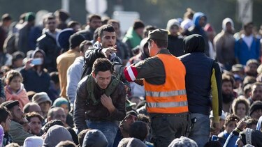 Eslovenia recibe a unos 12 mil 600 refugiados en un día