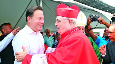 Gobierno dona millones de dólares a la Iglesia católica