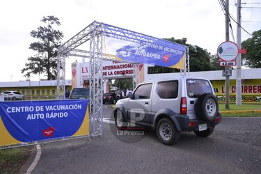 Empiezan a funcionar los autorápidos de vacunación en Colón y Panamá Oeste