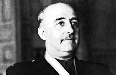 Parlamento español vota a favor de retirar los restos del dictador Franco de basílica