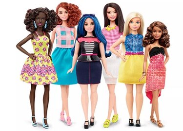 Mattel cae después de que popularidad de Barbie se desvanece