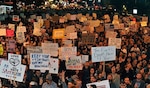Continúan protestas contra Trump en todo Estados Unidos