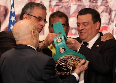 Mauricio Sulaimán es elegido nuevo presidente del CMB