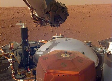 La sonda InSight desplega en Marte su sismógrafo francés