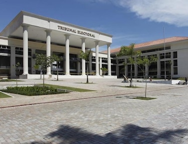 Delegados del Tribunal Electoral supervisan caravana del PRD