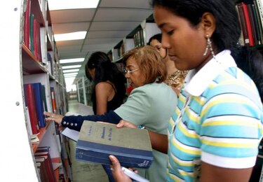 La educación española sigue a la cola de la UE