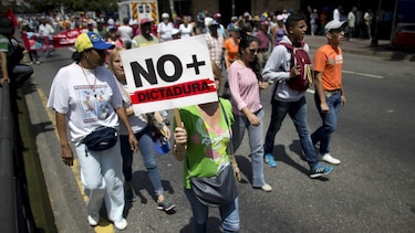 Venezolanos de nuevo en las calles para protestar contra Maduro