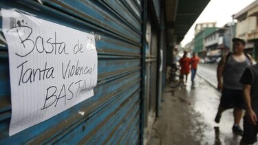 Cierre programado de comercios es por el asesinato de cuatro personas