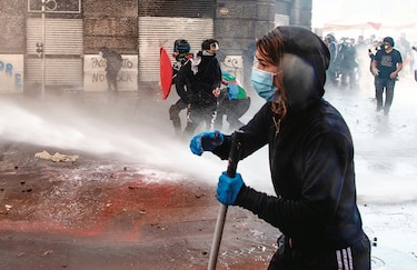 Convención constitucional en Chile se instala en medio de protestas