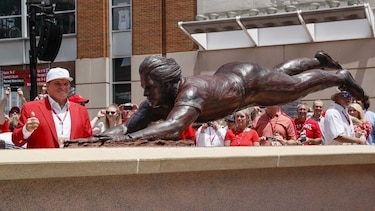 Pete Rose devela su estatua