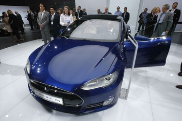 Tesla, constructor de automóviles eléctricos logra fabricar 83 mil autos durante 2016
