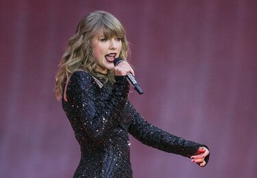 Taylor Swift y Cardi B, listas para los American Music Awards