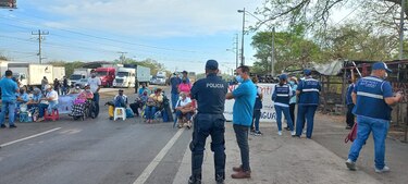Luego de 10 horas los pacientes afectados por el dietilenglicol abren la vía Interamericana