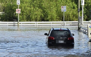 Inundaciones en Texas dejan 30 desaparecidos
