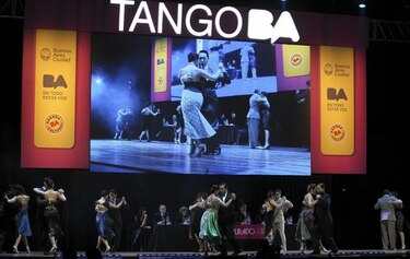 Pareja de argentino y uruguaya gana el Mundial de Tango