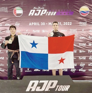 Panameños ganan oro y plata en torneo de jiu jitsu en Colombia