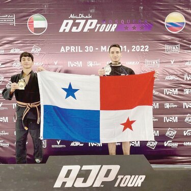 Panameños ganan oro y plata en torneo de jiu jitsu en Colombia