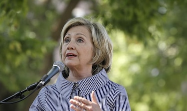 Correos de Hillary Clinton son calificados de confidenciales