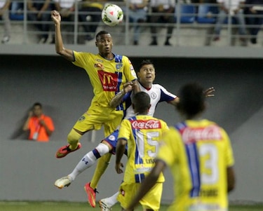 Triunfo de Chorrillo agrava la crisis del millonario equipo de Cruz Azul