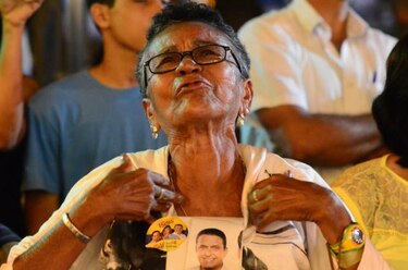 Miles de personas prestan últimos homenajes al candidato brasileño Eduardo Campos