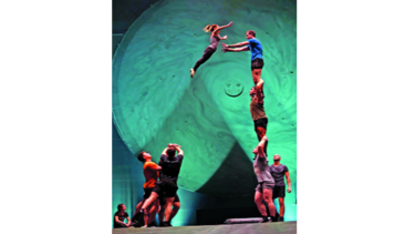 ‘Rock’ acrobático con el Cirque du Soleil
