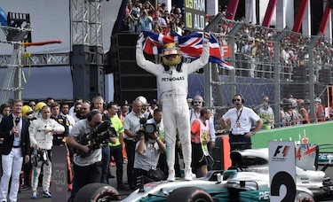 Hamilton logró su cuarto título con un guion que no le permitió lucirse