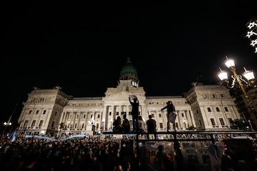 Argentina vive una jornada de movilizaciones contra las megareformas y privatizaciones del plan de Milei