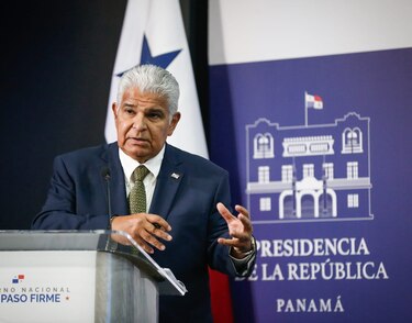 Detalles del gasto discrecional de Mulino en noviembre: restauraciones, vestidos y salud