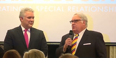 Millonario Howard Buffett recibe nacionalidad colombiana en agradecimiento por donaciones