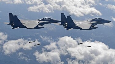 Estados Unidos sobrevuela la península de Corea con potentes aviones