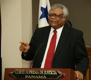 Magistrado Mitchell ordena auditorías a despachos de sus colegas en la Corte Suprema