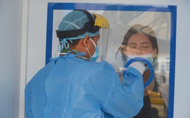 La semana epidemiológica cierra con caída de 46% en casos