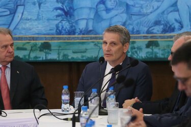 Mulino se reúne con inversionistas estadounidenses por tren David-Panamá: ‘Espero que no me salgan con un chino por ahí’