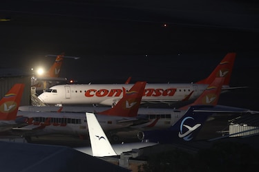 Cuatro aerolíneas internacionales cancelan vuelos a Venezuela tras alerta por ‘actividad militar’ en el Caribe