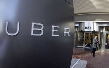 Juez decide que a choferes de Uber en Gran Bretaña deberán pagarle sueldo mínimo y vacaciones