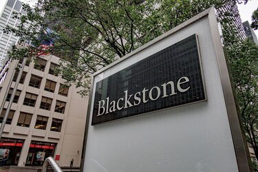 Por qué los grandes fondos de inversión de Estados Unidos apostaron por comprar casas en España y qué papel tienen en la crisis de vivienda
