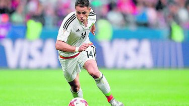 Chicharito y Reyes, en duda