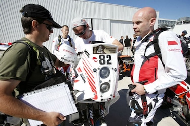 Motociclista polaco Michal Hernik muere en el Dakar  